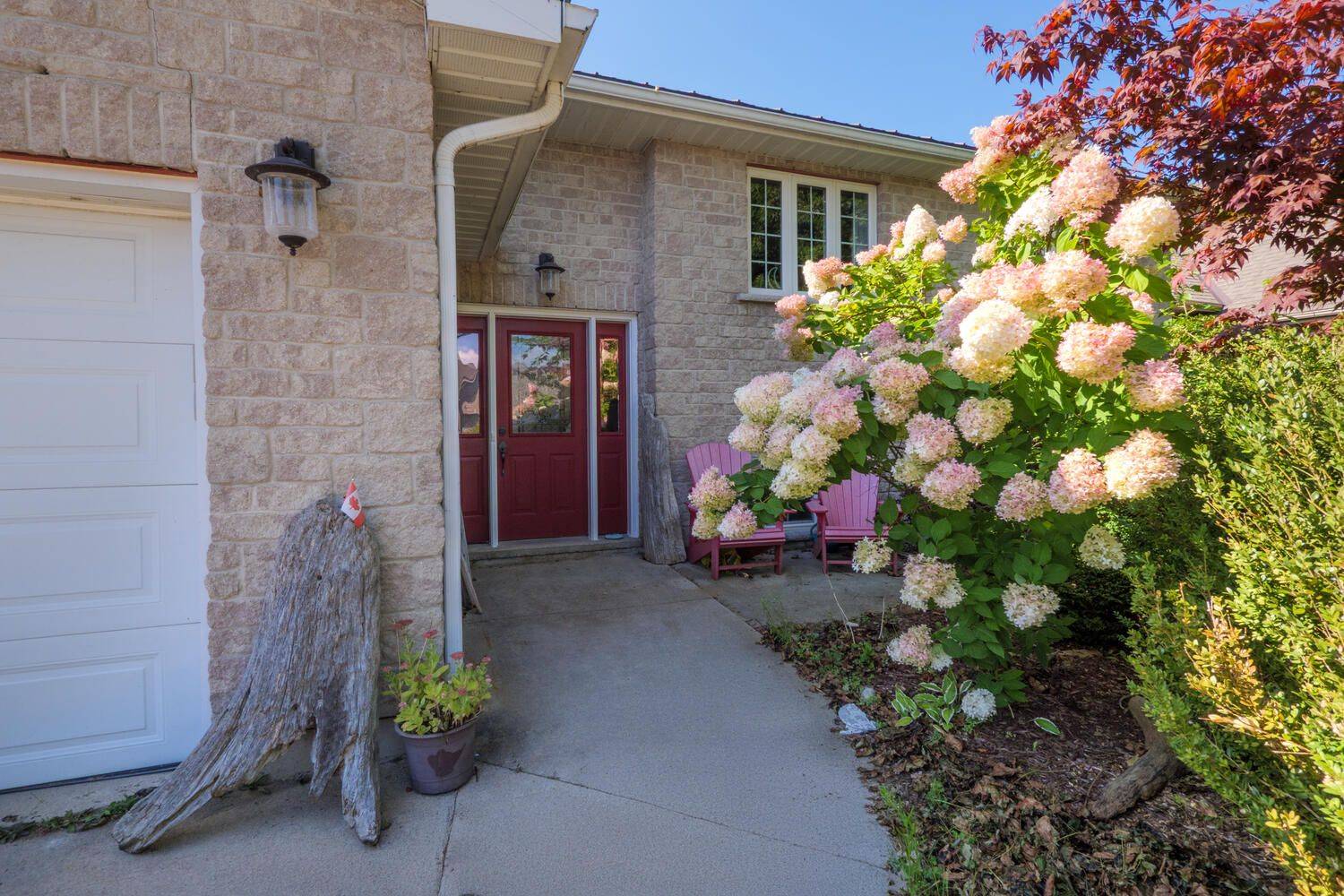 Saugeen Shores, ON N0H 2C2,958 Highland ST