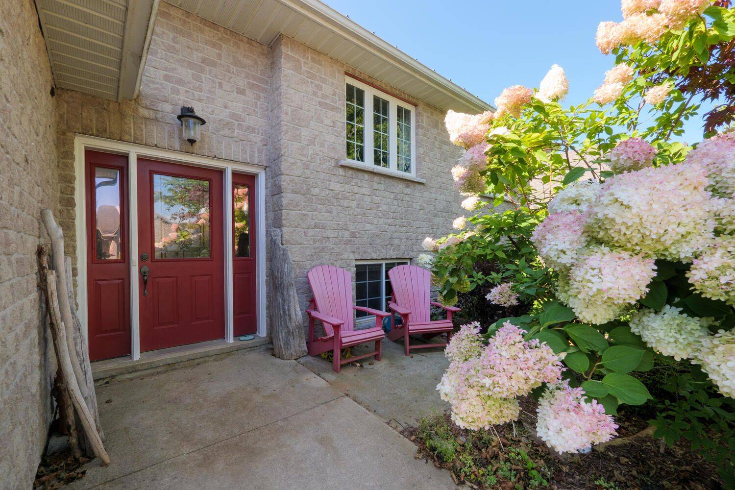 Saugeen Shores, ON N0H 2C2,958 Highland ST