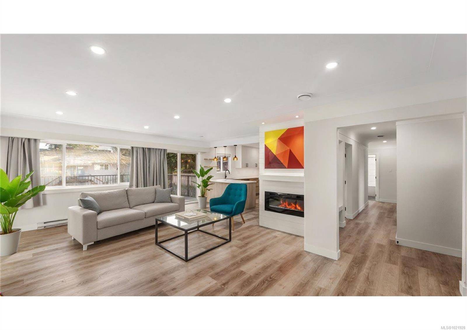 Esquimalt, BC V9A 2A2,1021 Tillicum Rd