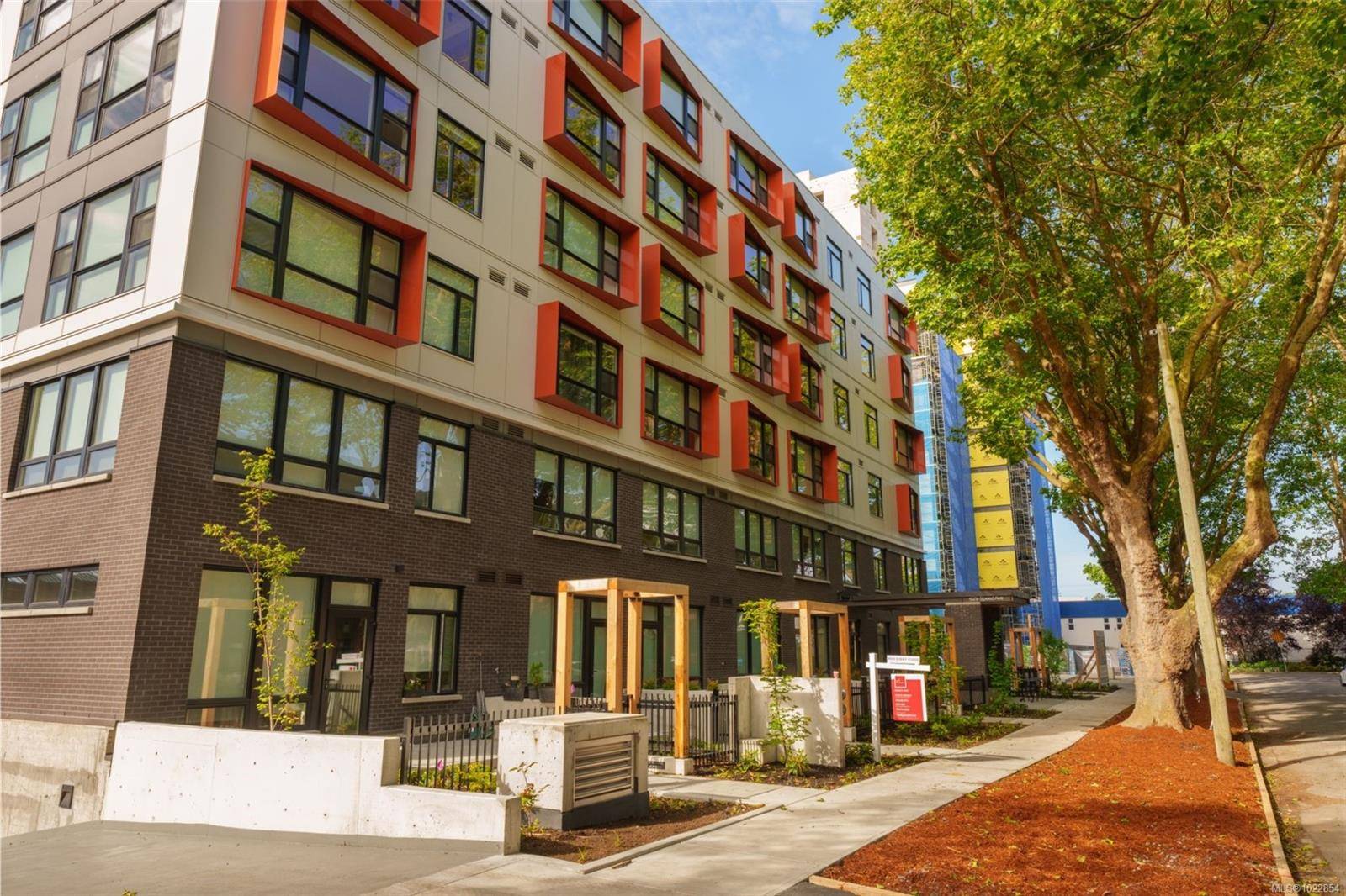 Victoria, BC V8Z 1A5,629 Speed Ave #210