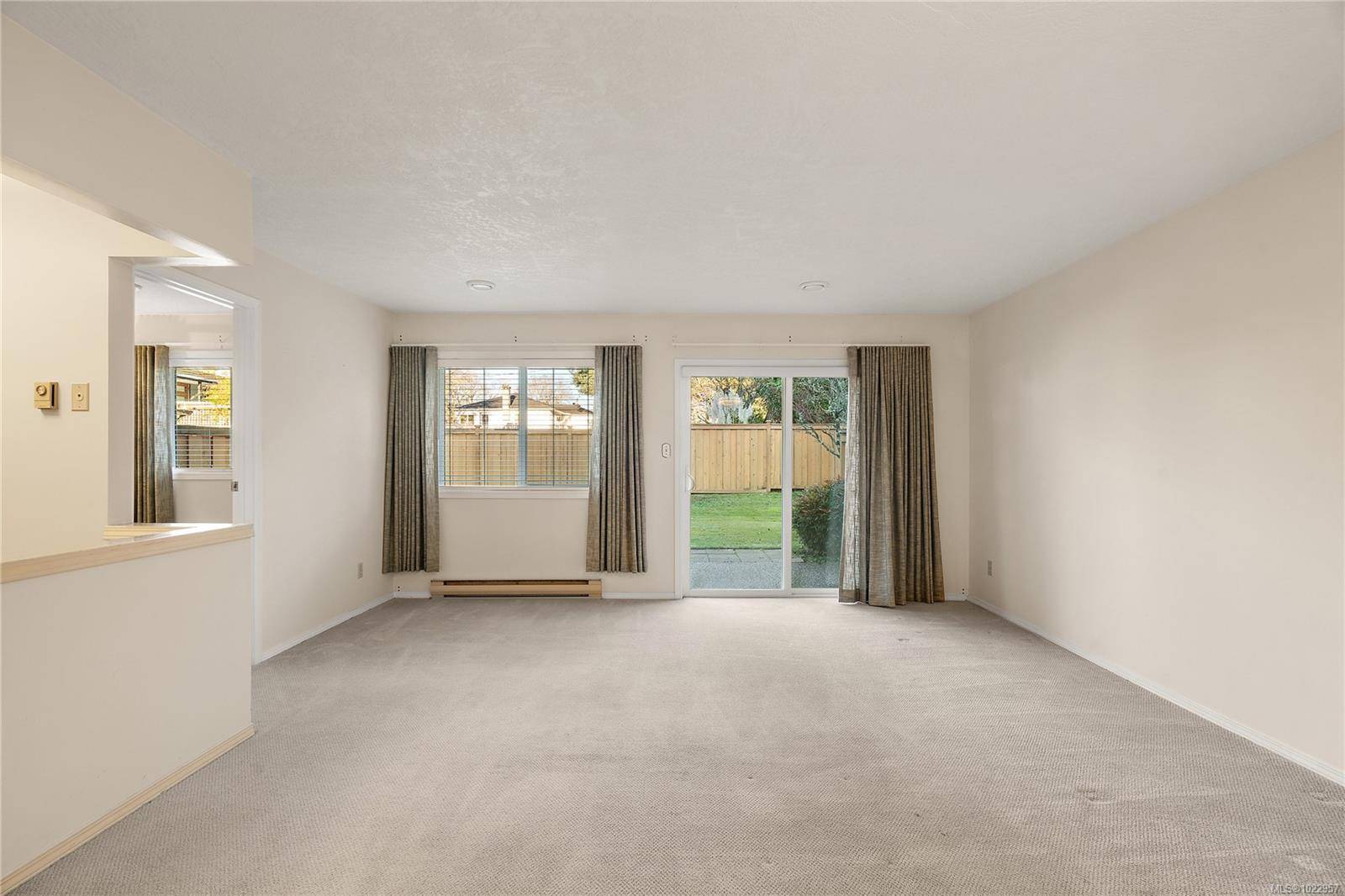 Colwood, BC V9B 2B2,515 Mount View Ave #6