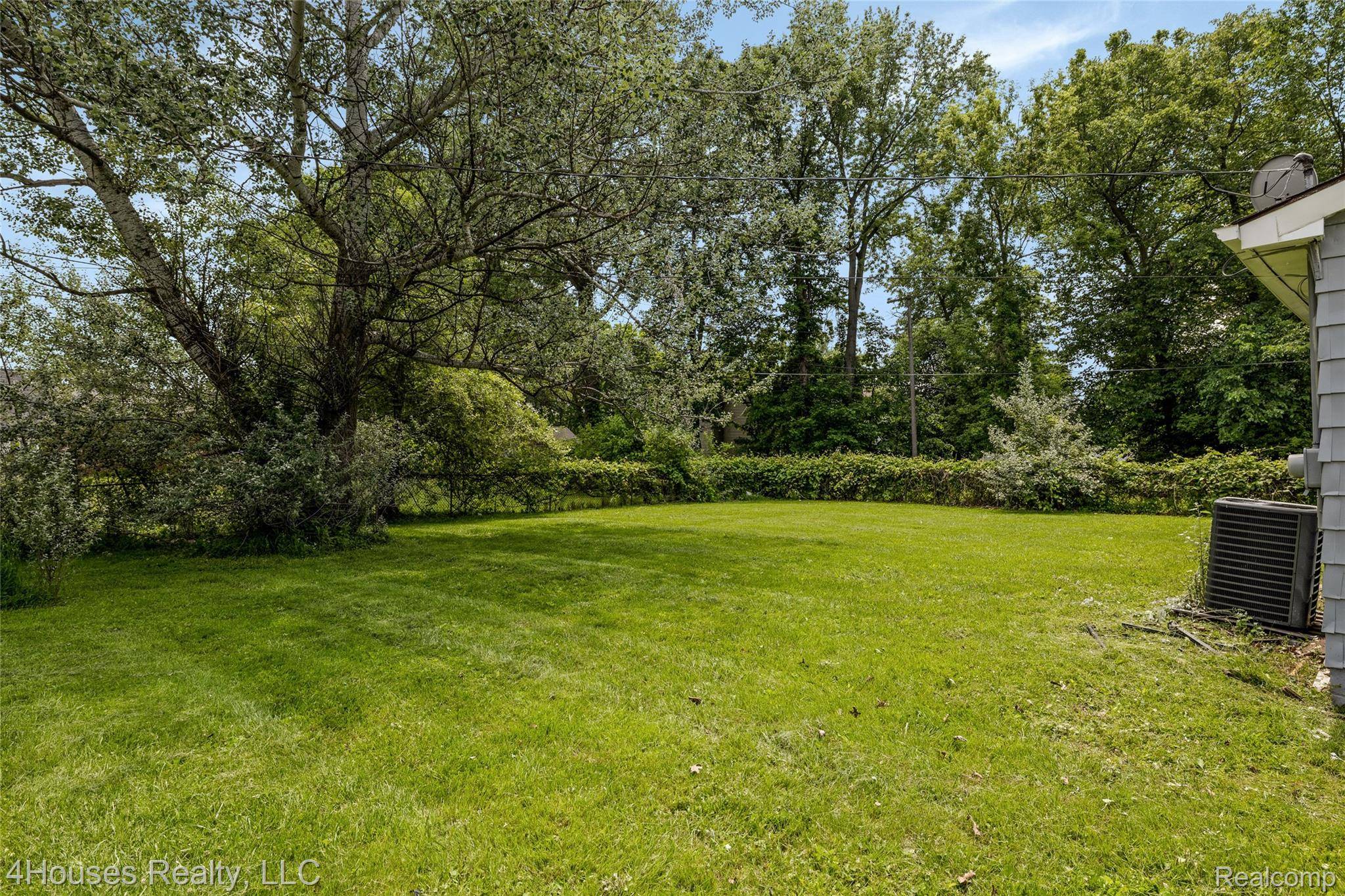 Romulus, MI 48174,6291 EDMUND ST