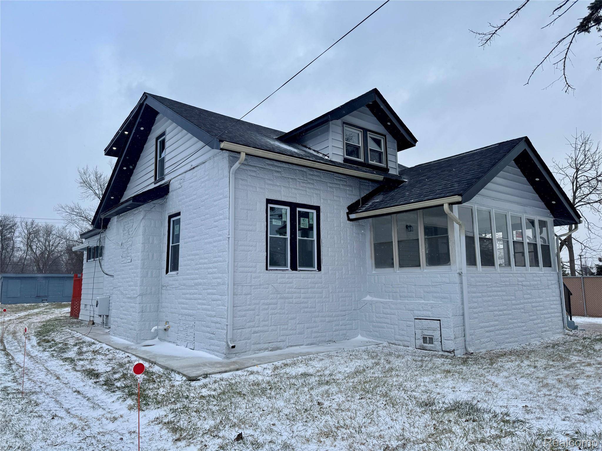 Rochester Hills, MI 48307,134 W Auburn RD