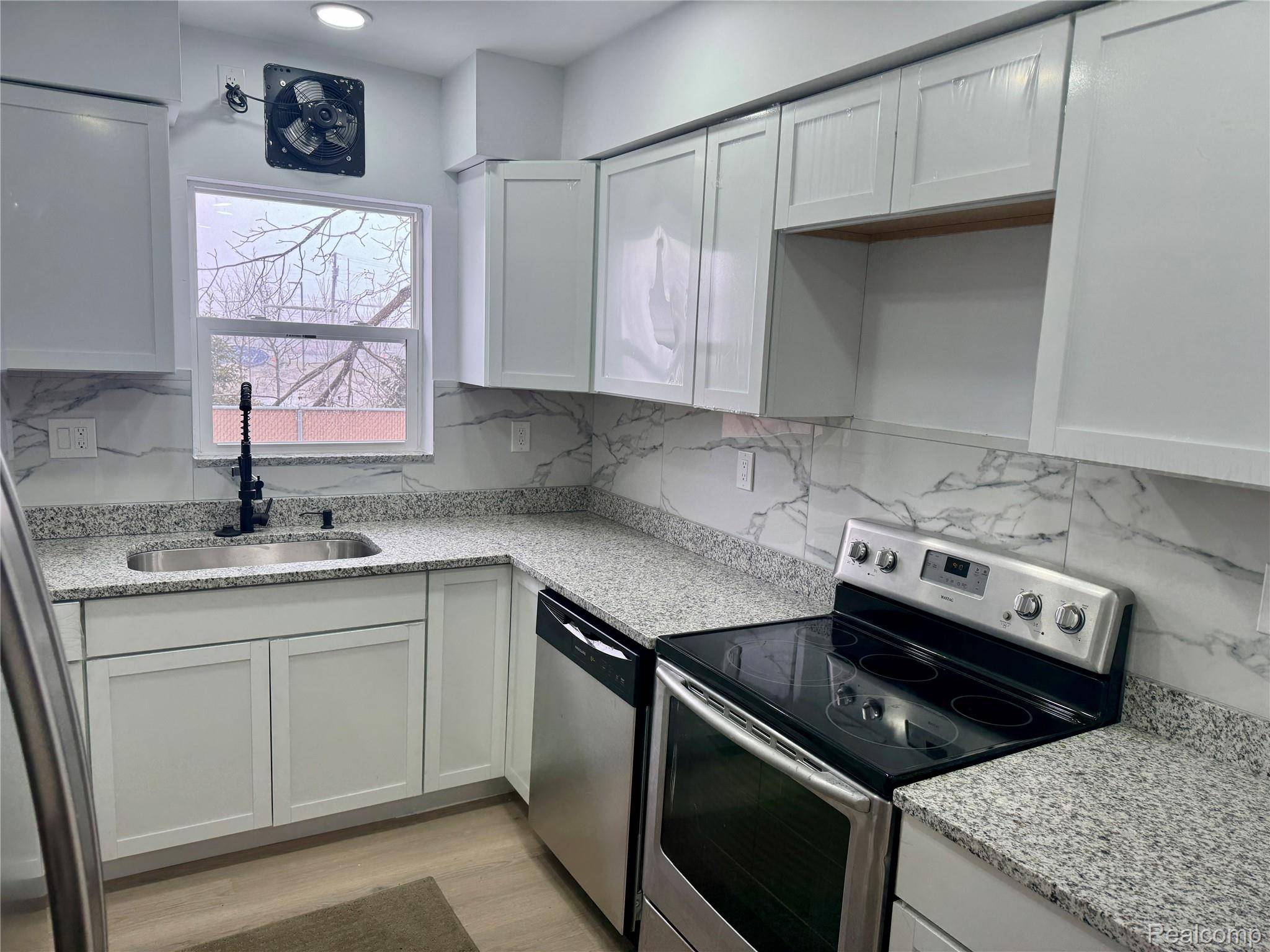 Rochester Hills, MI 48307,134 W Auburn RD