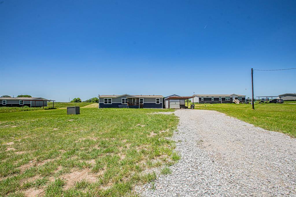 Bowie, TX 76230,978 Redbird Lane