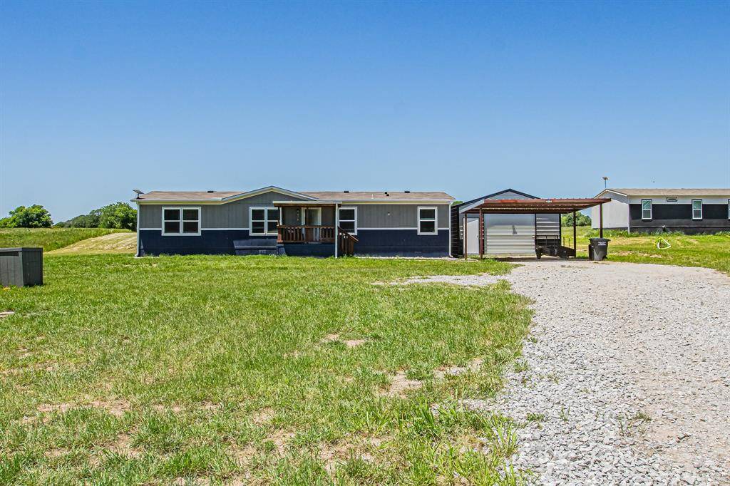 Bowie, TX 76230,978 Redbird Lane