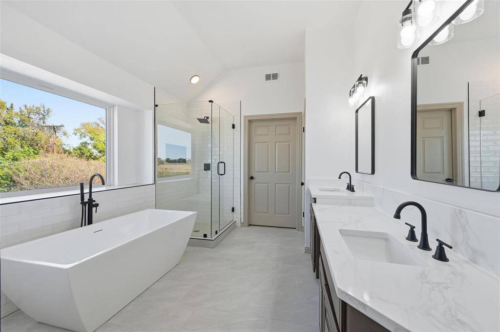 Arlington, TX 76001,2705 Redstone Drive