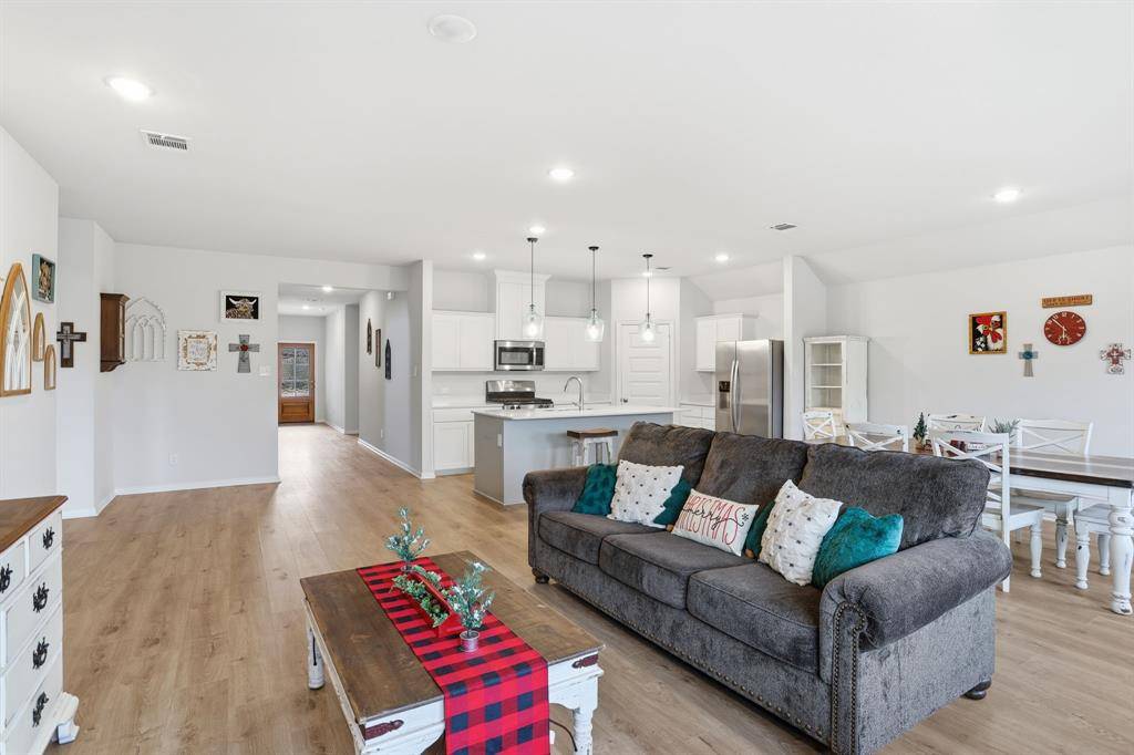 Van Alstyne, TX 75495,556 Hickory Ridge Drive