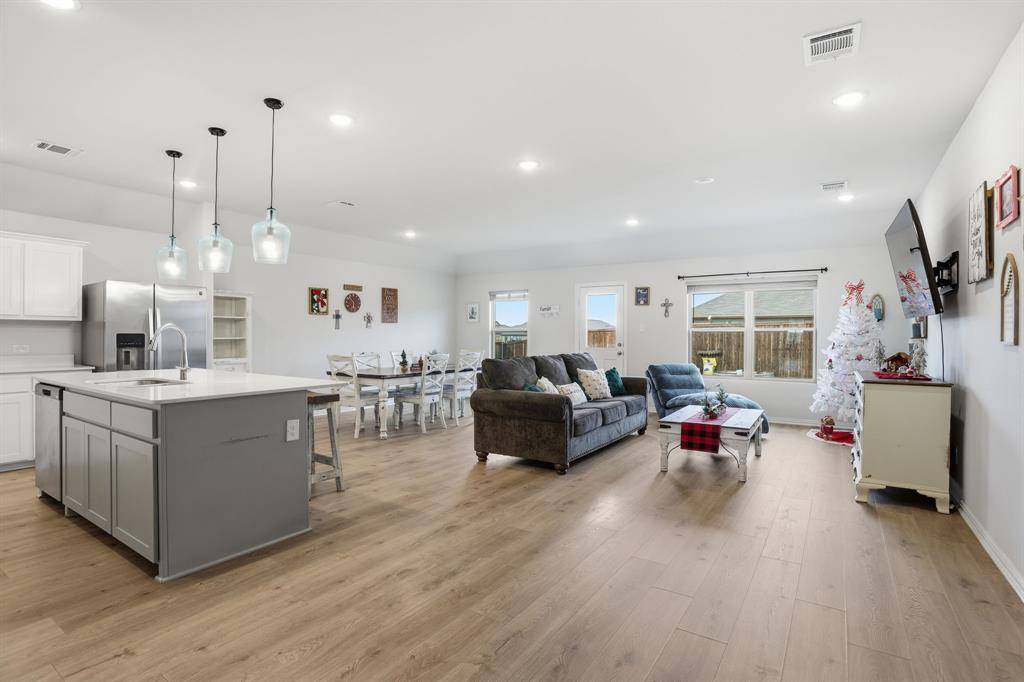 Van Alstyne, TX 75495,556 Hickory Ridge Drive