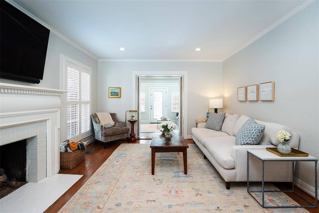 Dallas, TX 75206,5924 Mccommas Boulevard