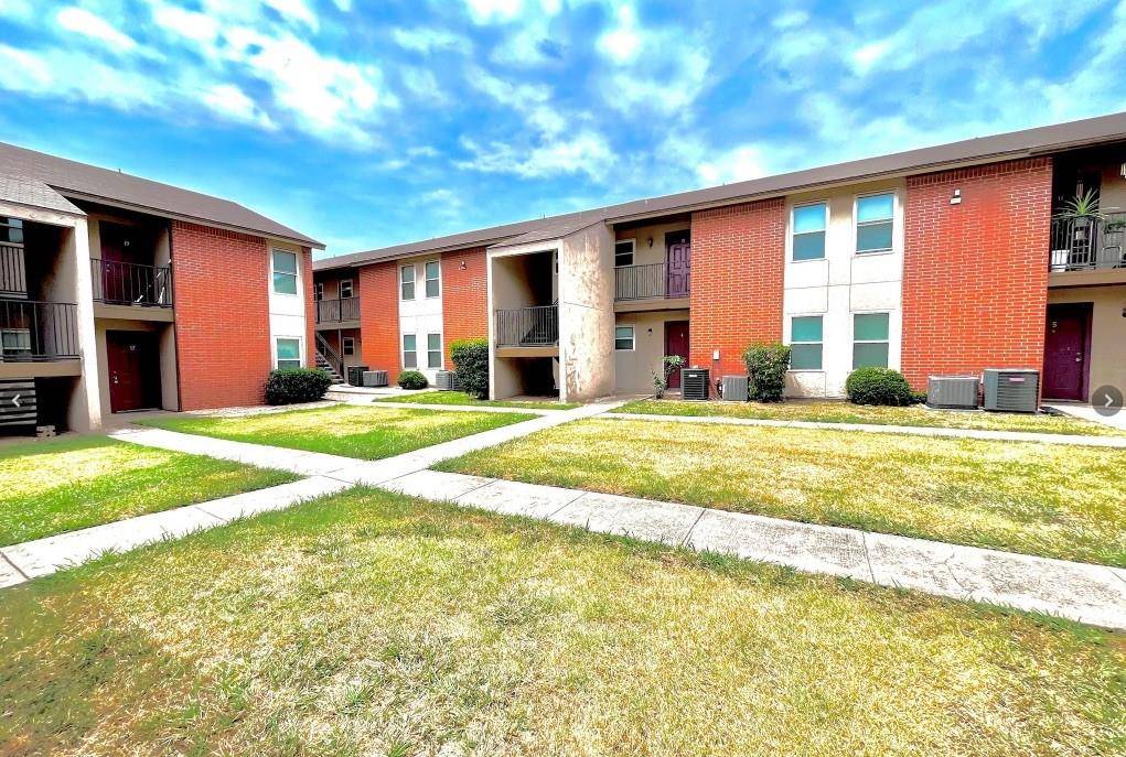 Denton, TX 76201,410 Bryan Street #17