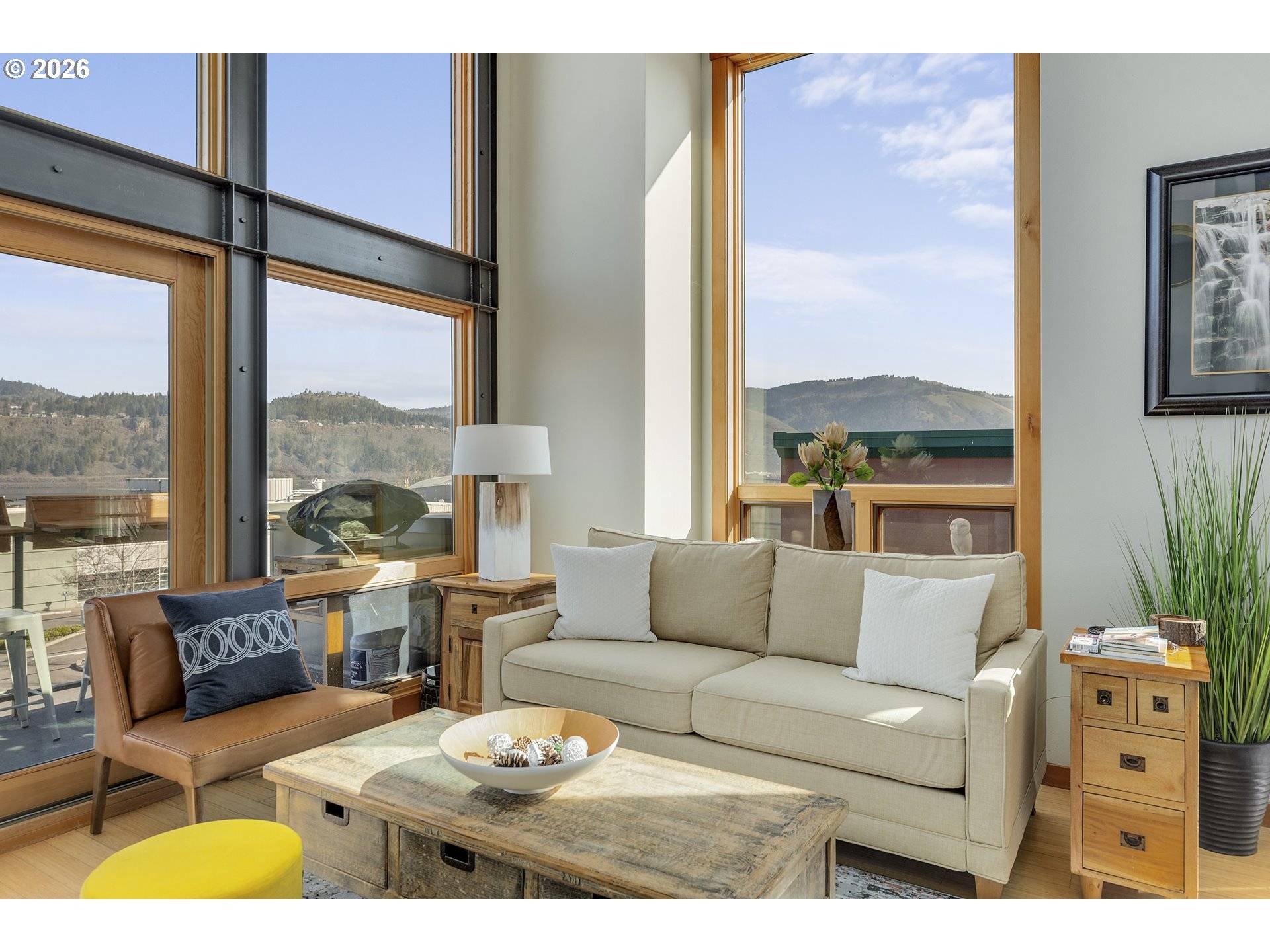 Hood River, OR 97031,606 CASCADE AVE #1