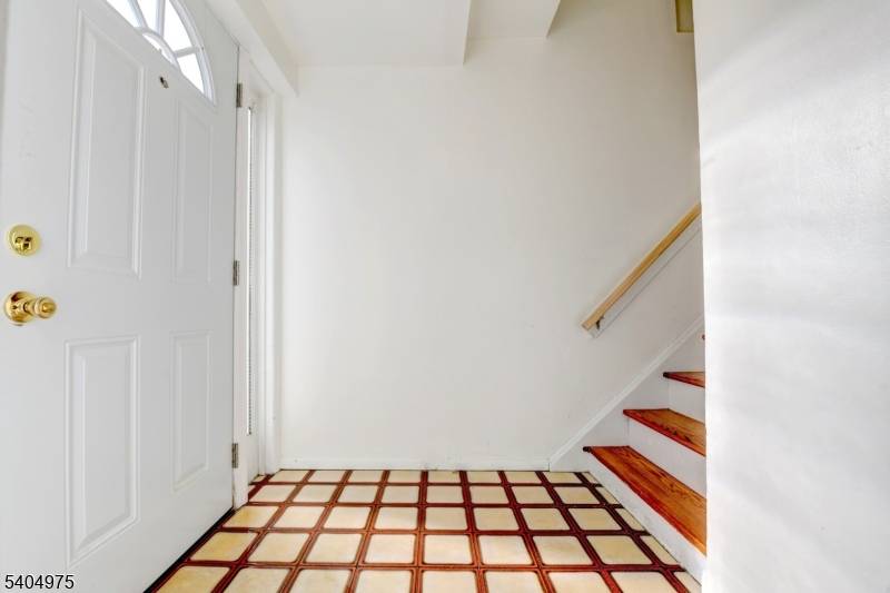 Bayonne City, NJ 07002,30B W 34Th St #B