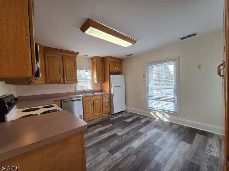 Fanwood Boro, NJ 07023,221 N Martine Ave