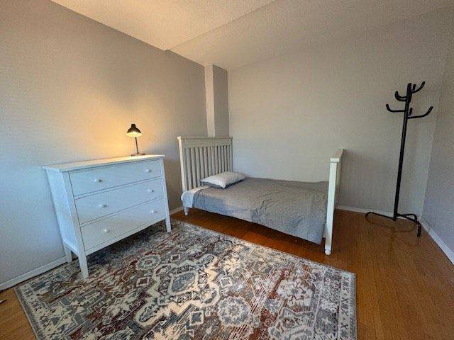 Toronto C03, ON M6C 1M1,18 Holland Park AVE #Main