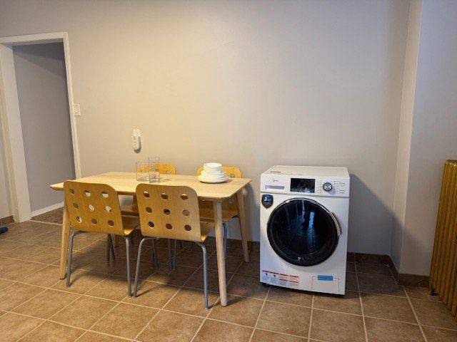 Toronto C03, ON M6C 1M1,18 Holland Park AVE #Main