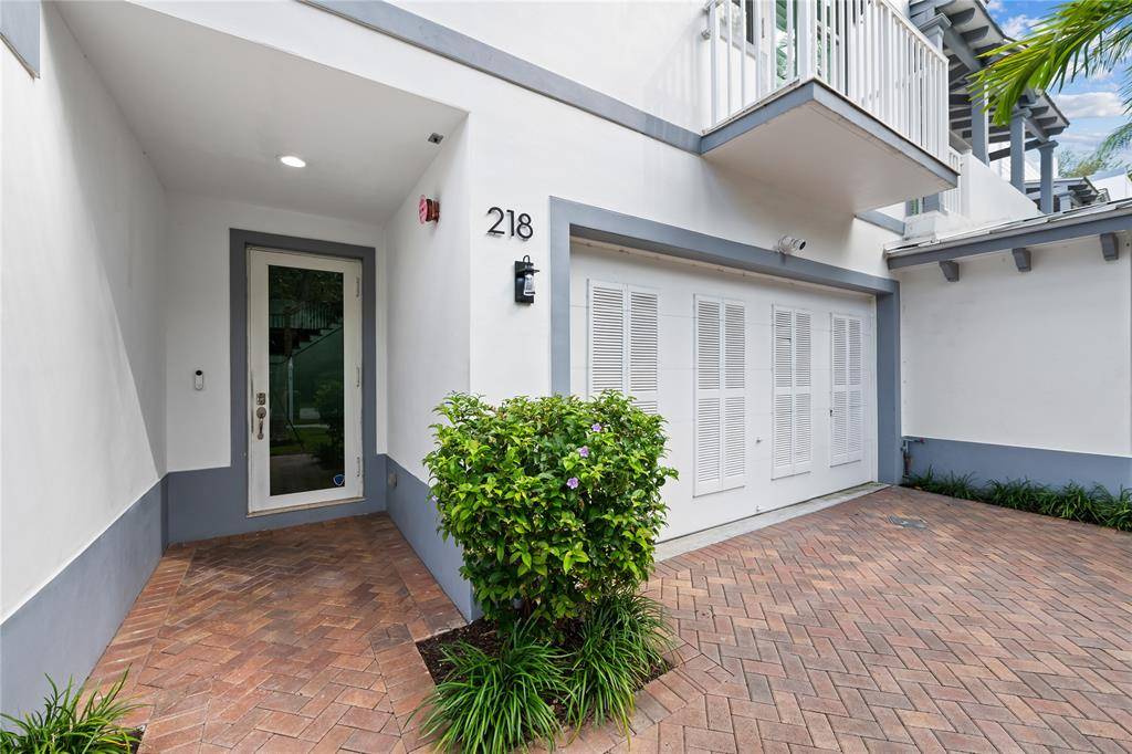 Fort Lauderdale, FL 33301,218 NE 15th Ave #218