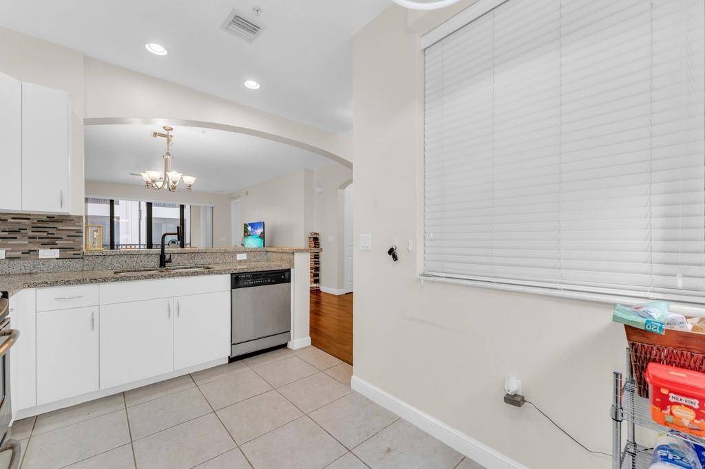 Sunrise, FL 33323,2955 NW 126th Ave #212-5