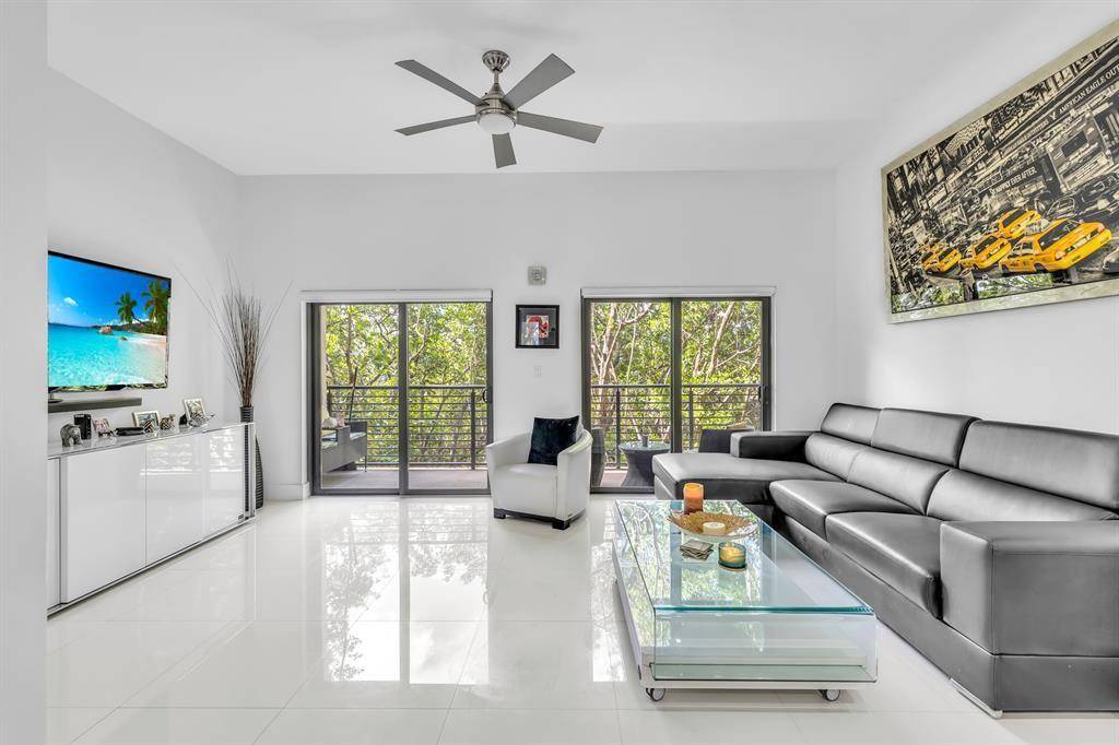 Pompano Beach, FL 33060,462 SE 1st Cir