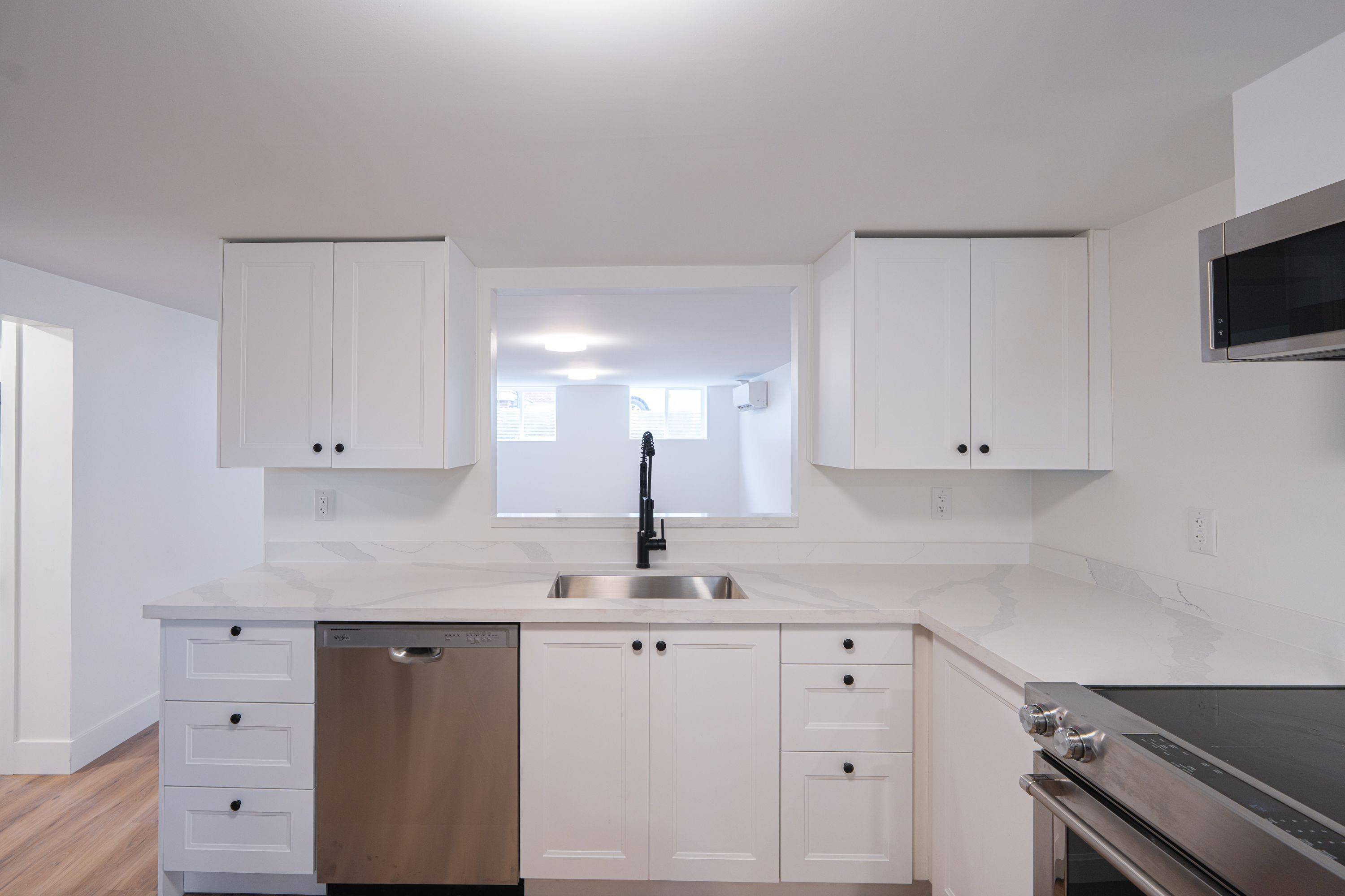 Burlington, ON L7P 1H6,2137 Mount Forest DR #Lower