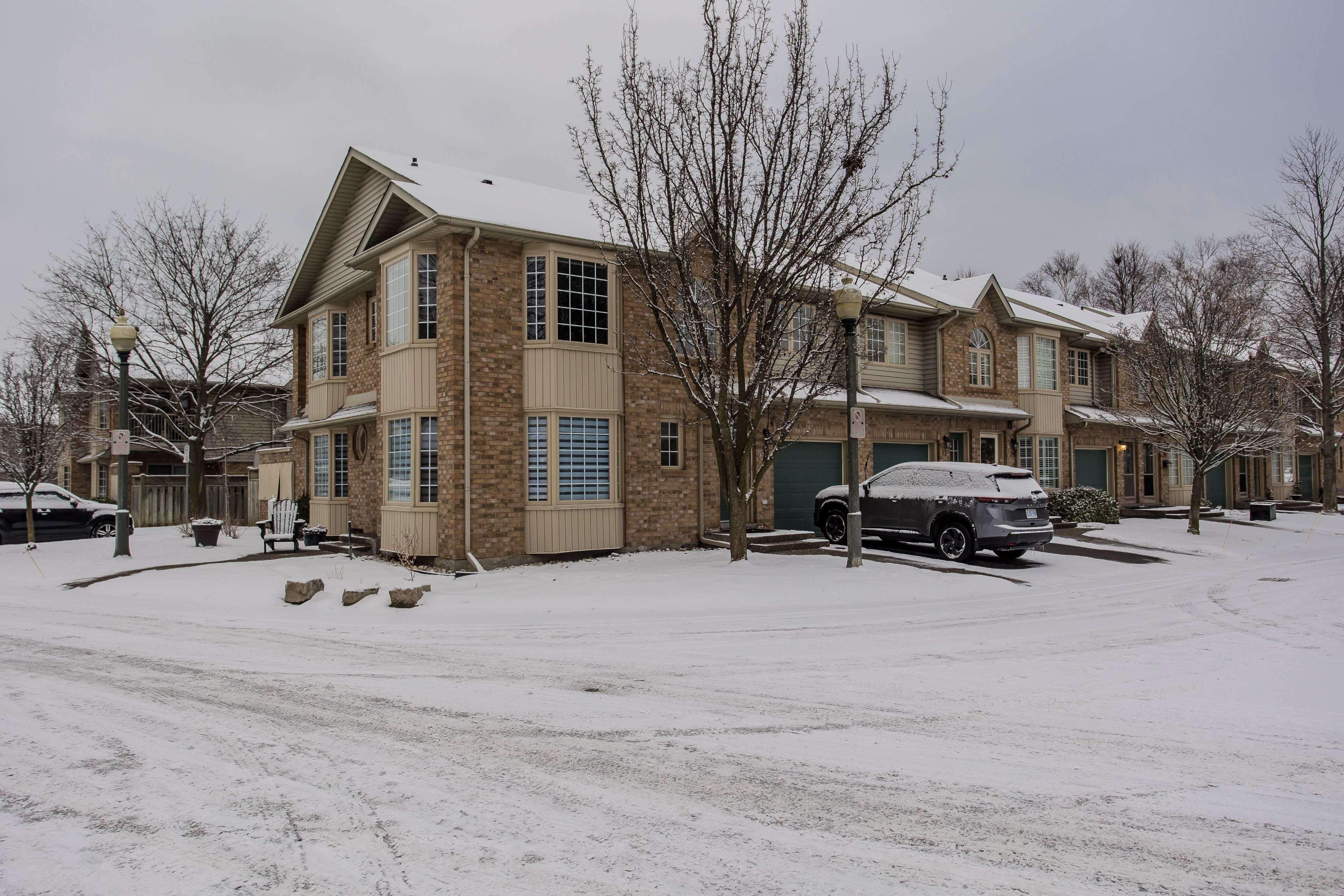 Burlington, ON L7N 1N1,3333 New ST #53