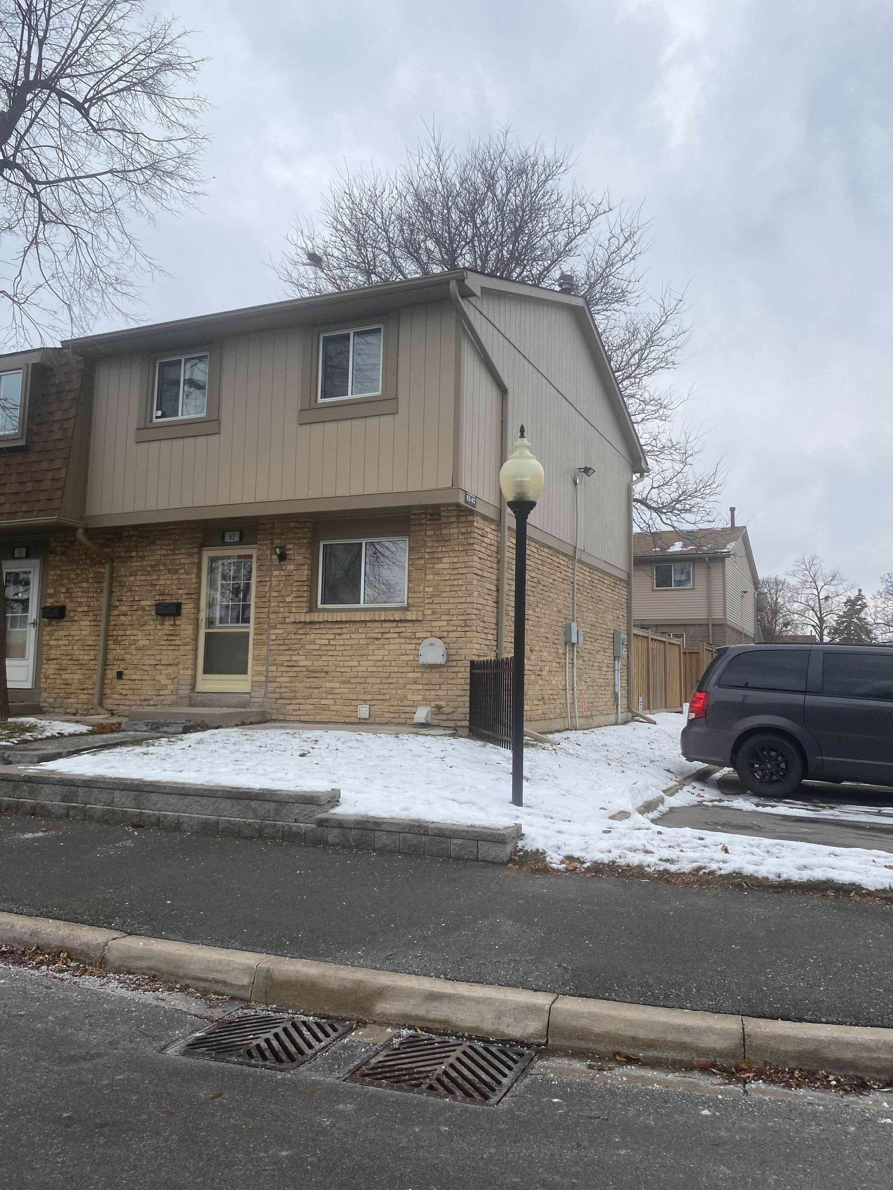 Brampton, ON L6V 3C7,81 Hansen RD #62