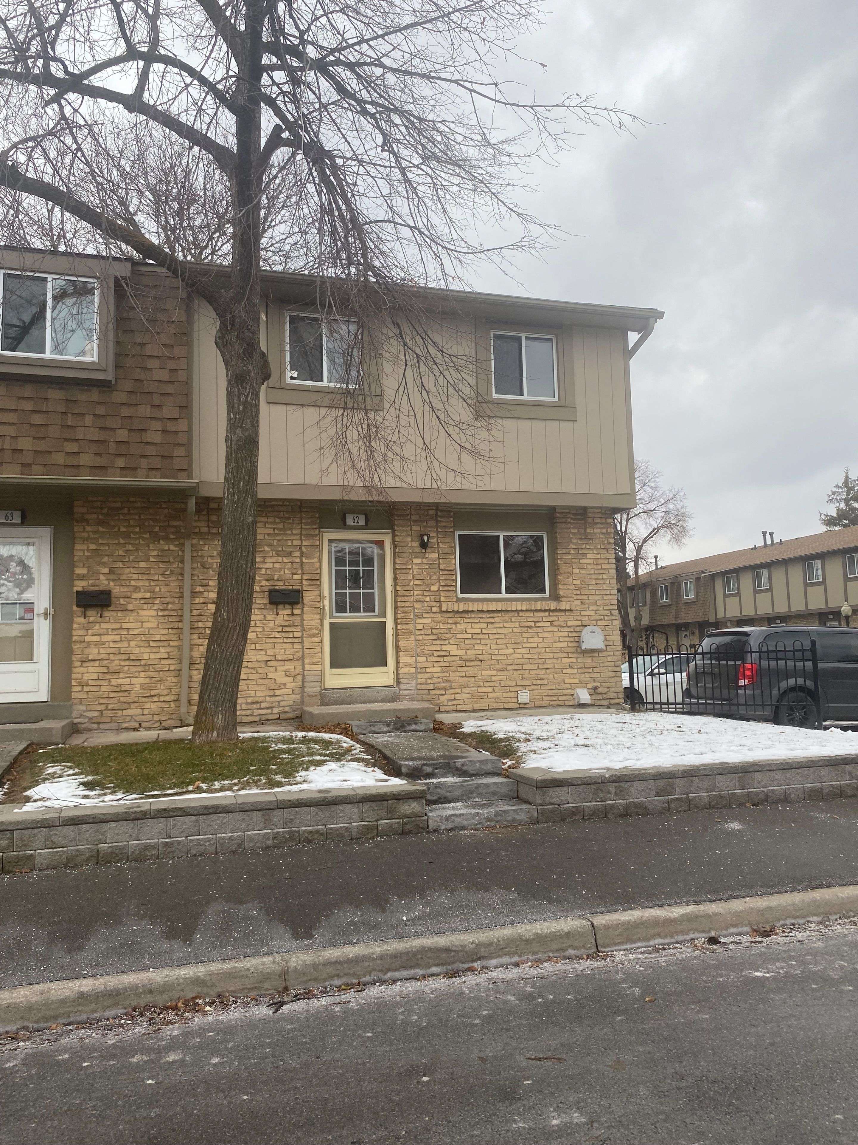 Brampton, ON L6V 3C7,81 Hansen RD #62