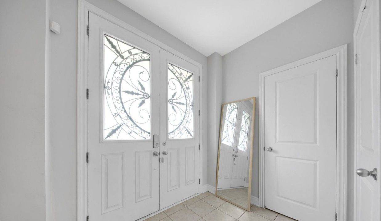 Brampton, ON L7A 4A3,12 Goodsway TRL