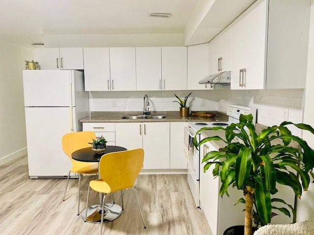 Toronto W02, ON M6H 3X6,918 St Clarens AVE #Lower