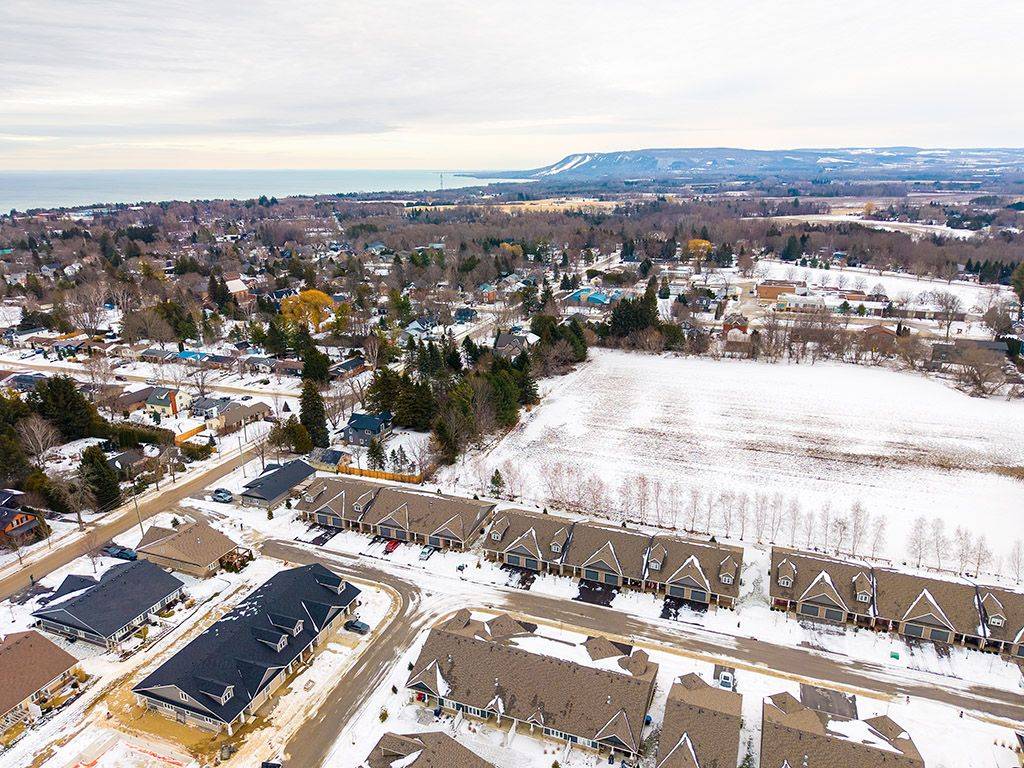 Blue Mountains, ON N0H 2P0,119 Dove DR