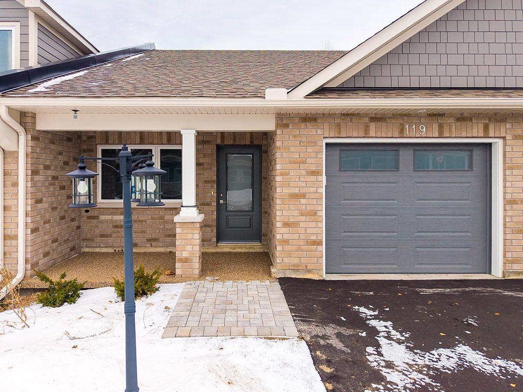 Blue Mountains, ON N0H 2P0,119 Dove DR