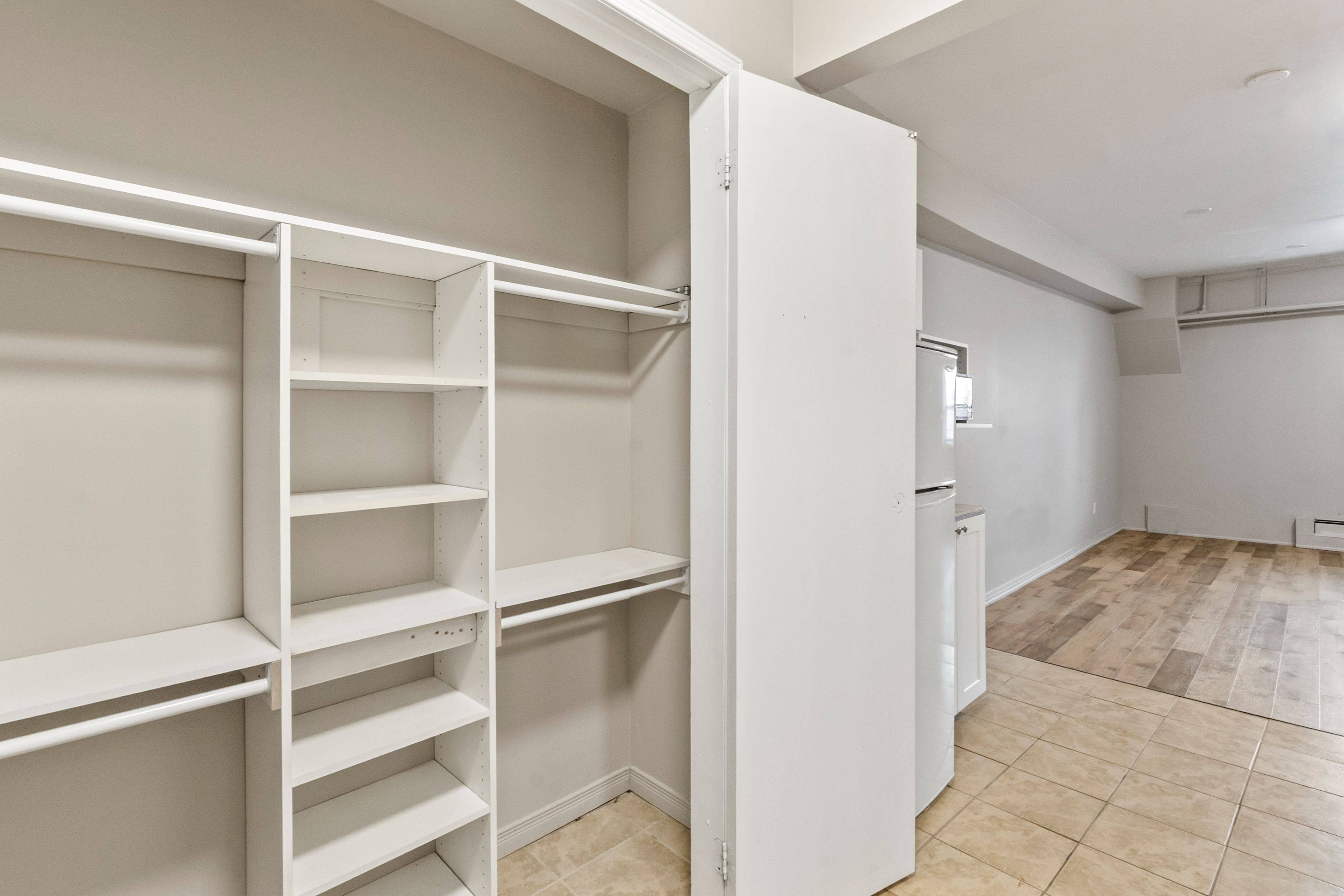 Cobourg, ON K9A 3R1,264 Division ST #10