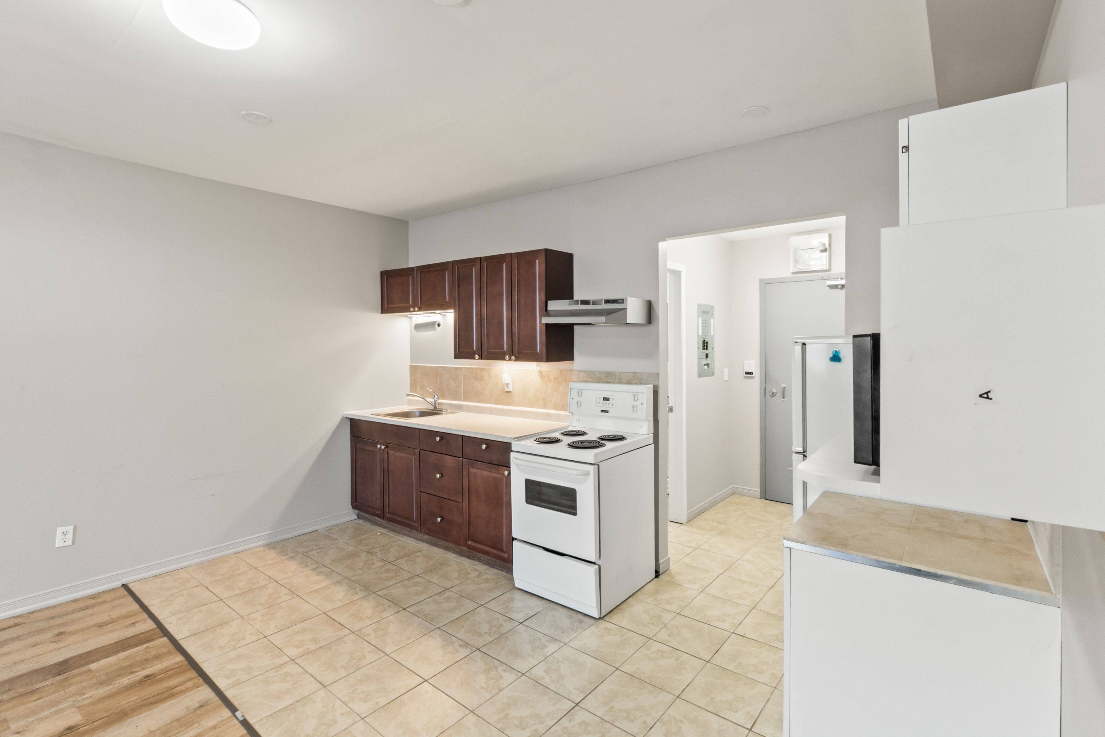 Cobourg, ON K9A 3R1,264 Division ST #10