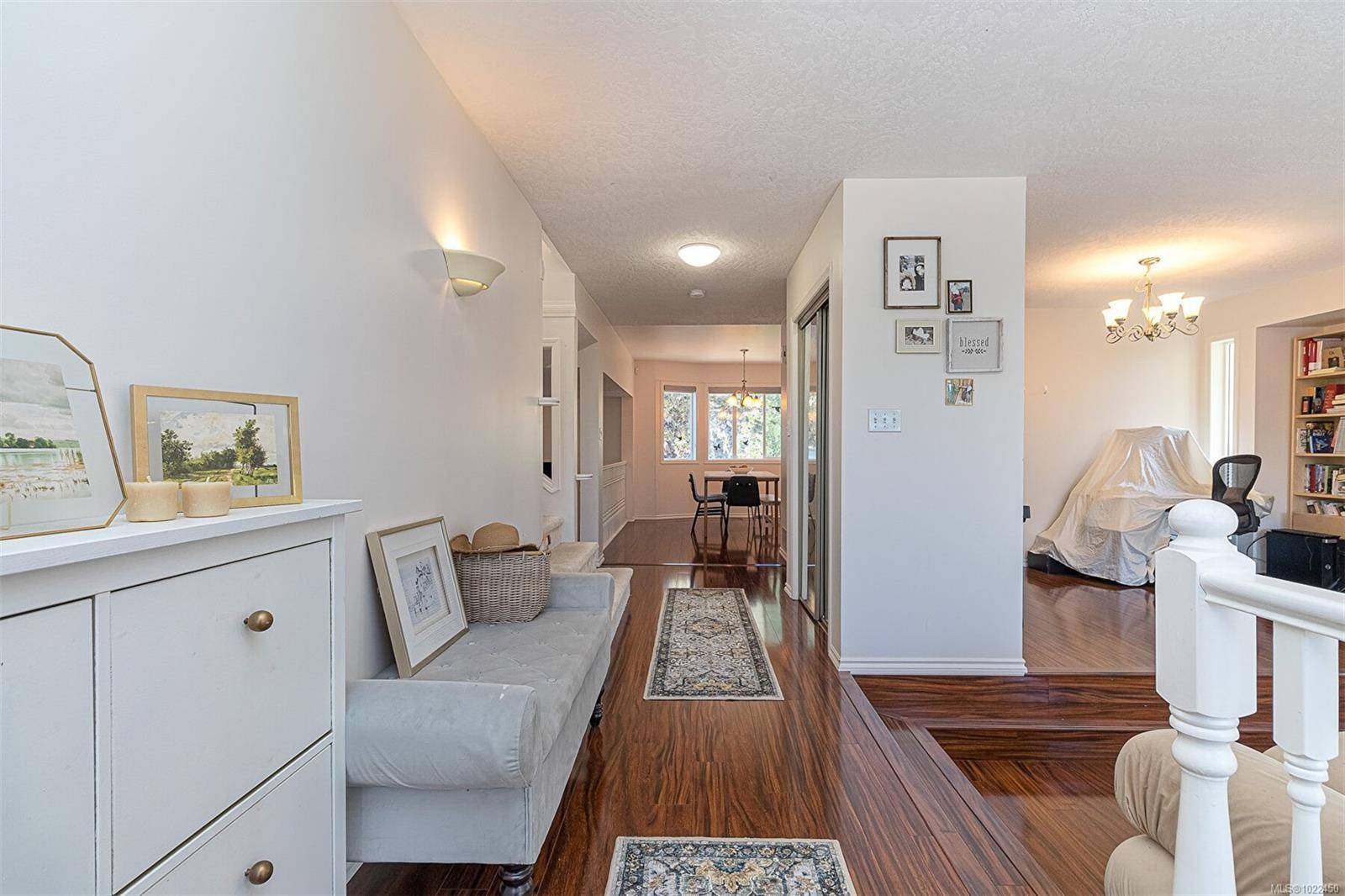 Langford, BC V9B 5W5,2619 Crystalview Dr