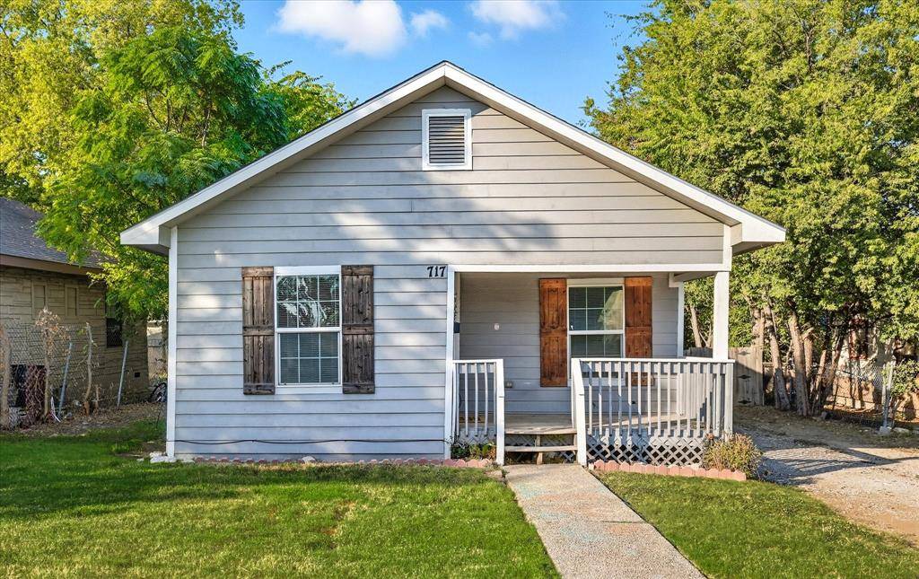 Fort Worth, TX 76104,717 E Davis Avenue