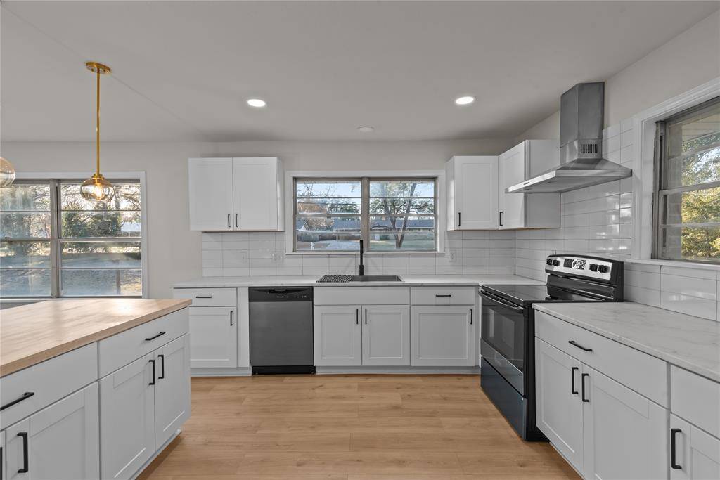 Minden, LA 71055,406 Fincher Road