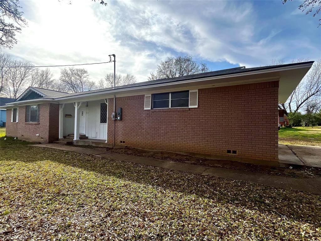 Grand Saline, TX 75140,915 N Spring Street