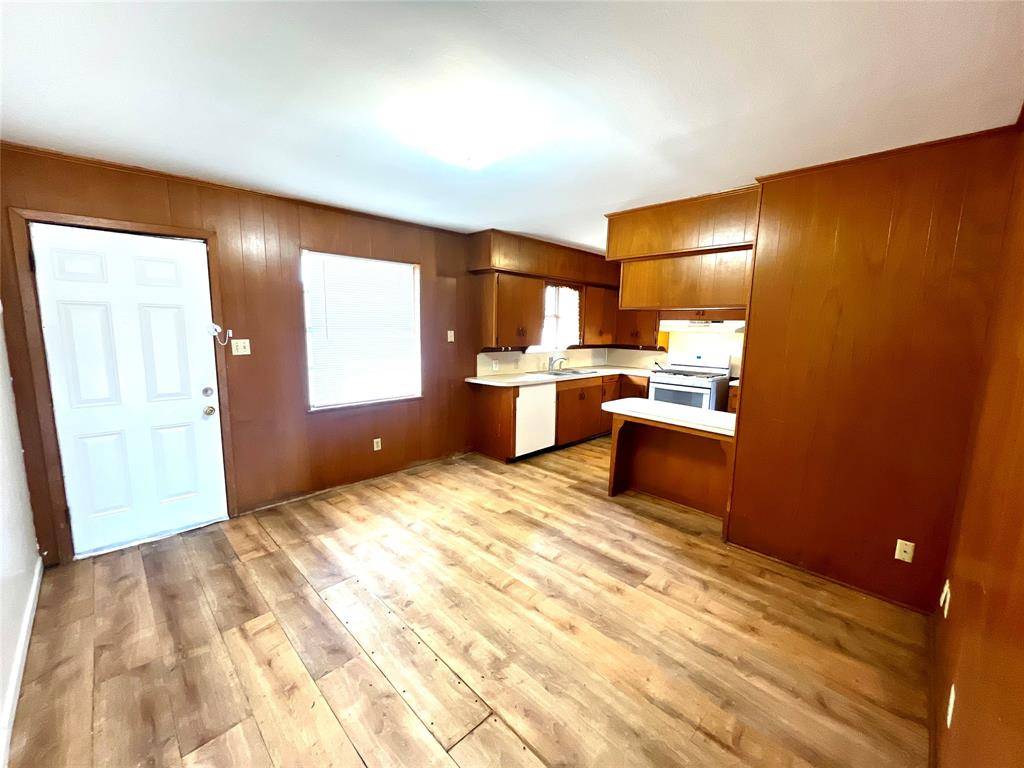 Grand Saline, TX 75140,915 N Spring Street