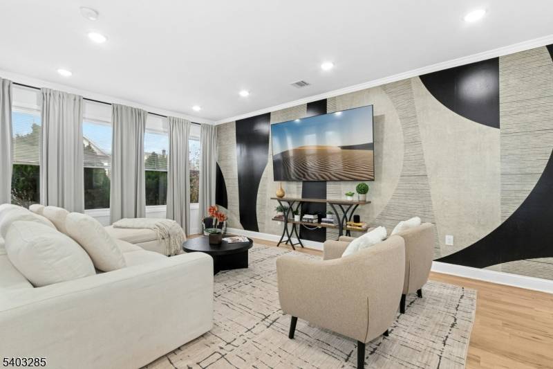 Linden City, NJ 07036,721 Summit St