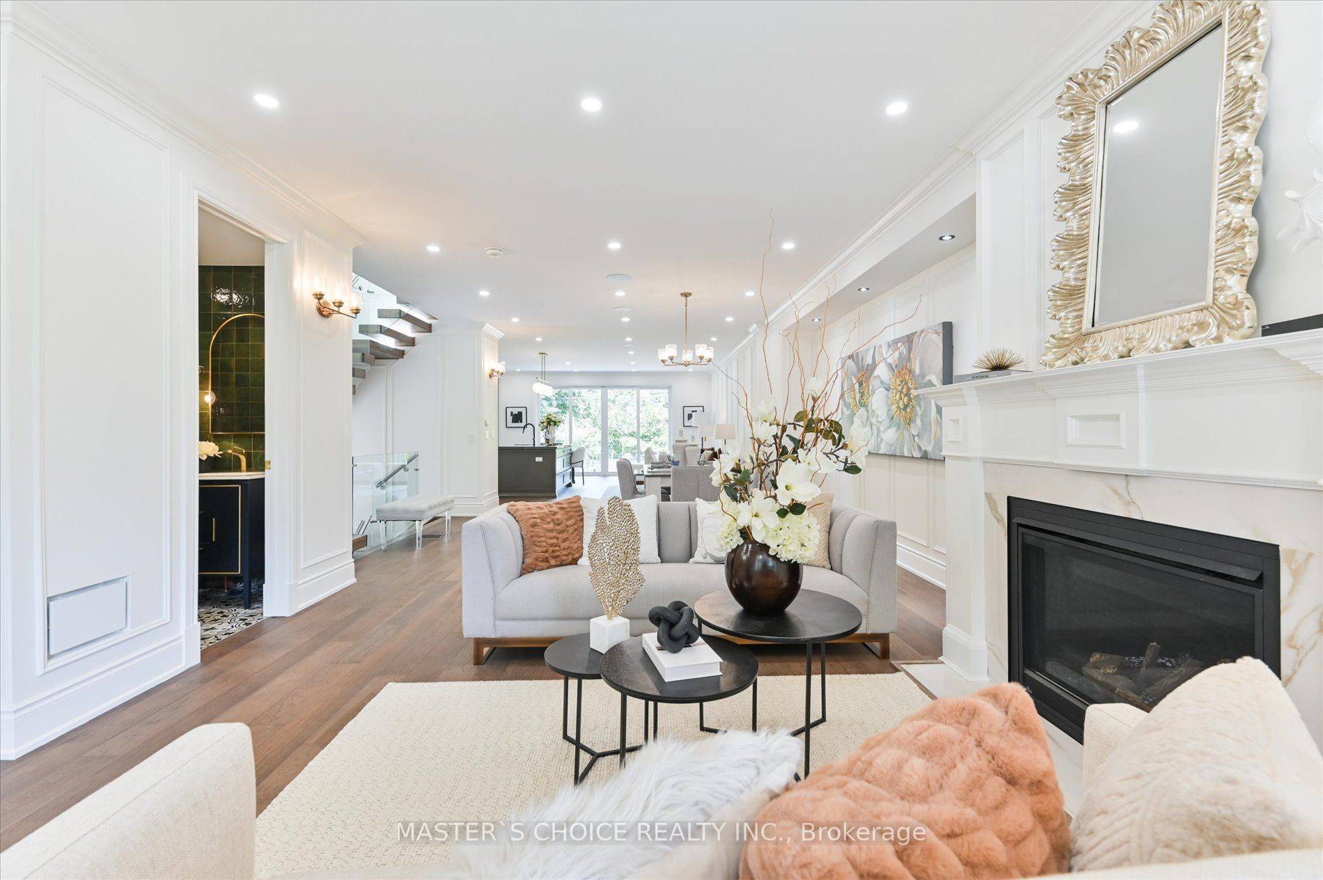 Toronto C04, ON M5N 1M1,382 St Clements AVE