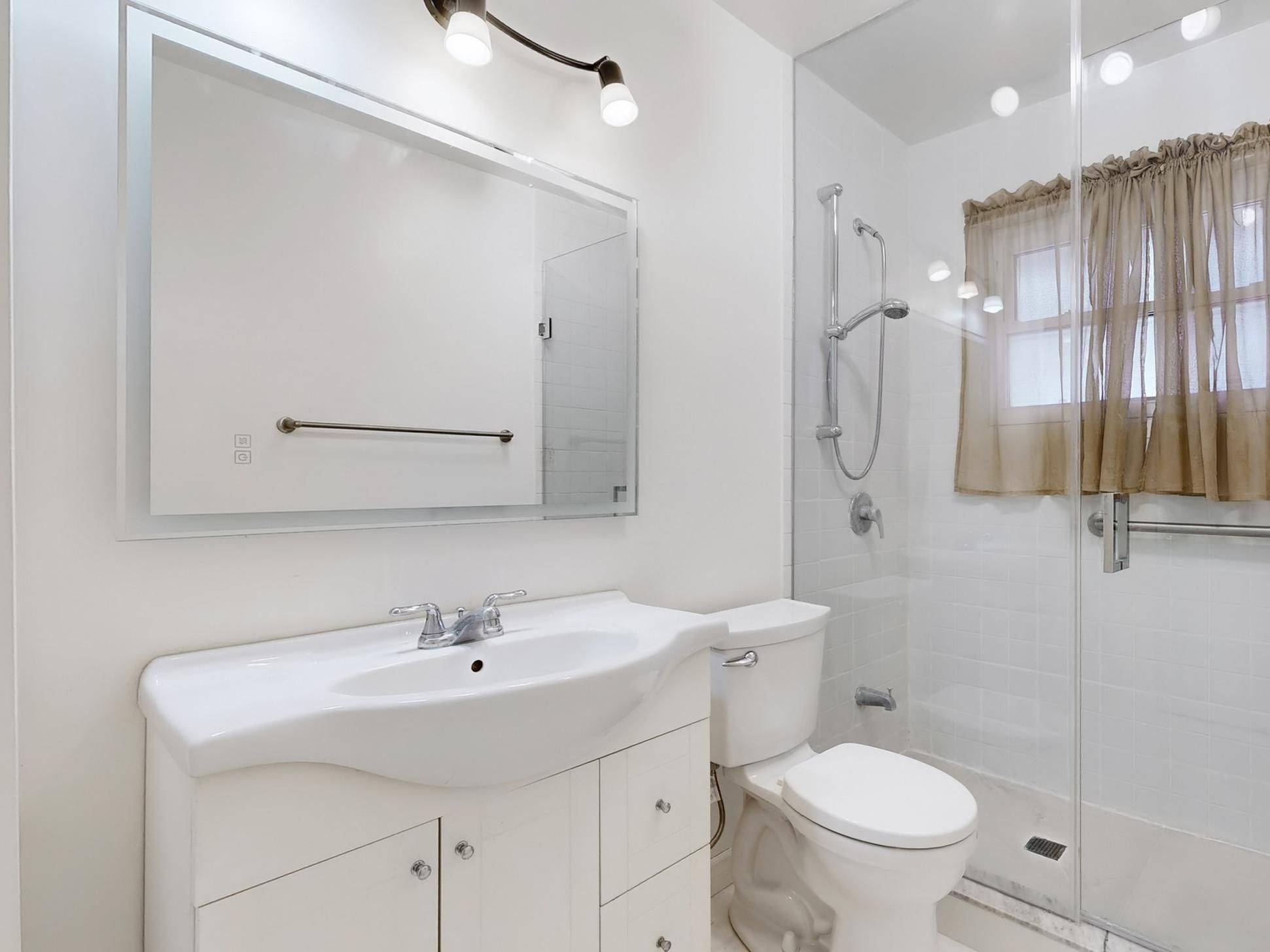 Toronto E09, ON M1G 2L5,25 Mid Pines RD