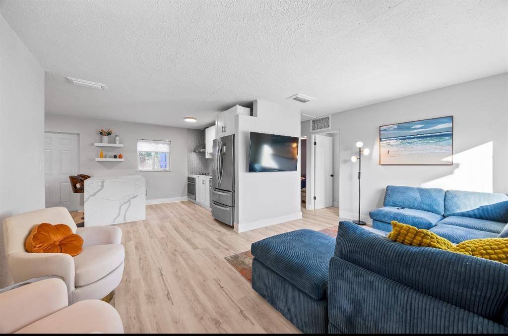 Oakland Park, FL 33334,561 NE 61st St