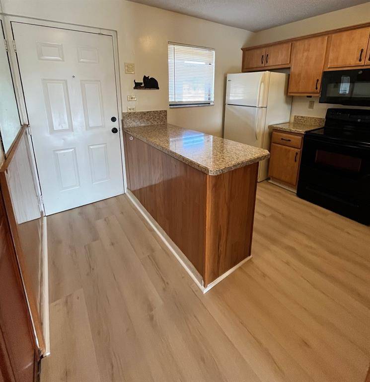 Boca Raton, FL 33428,9449 Boca Cove Cir #914