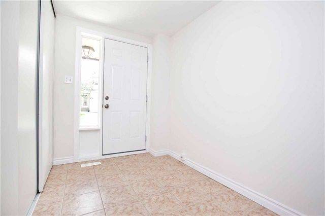 Markham, ON L3T 5G4,16 New Port WAY