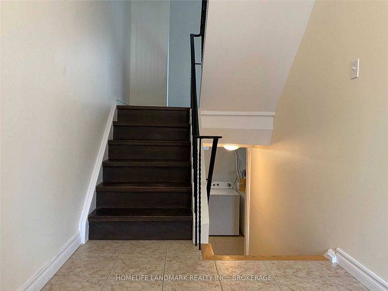 Markham, ON L3T 5G4,16 New Port WAY