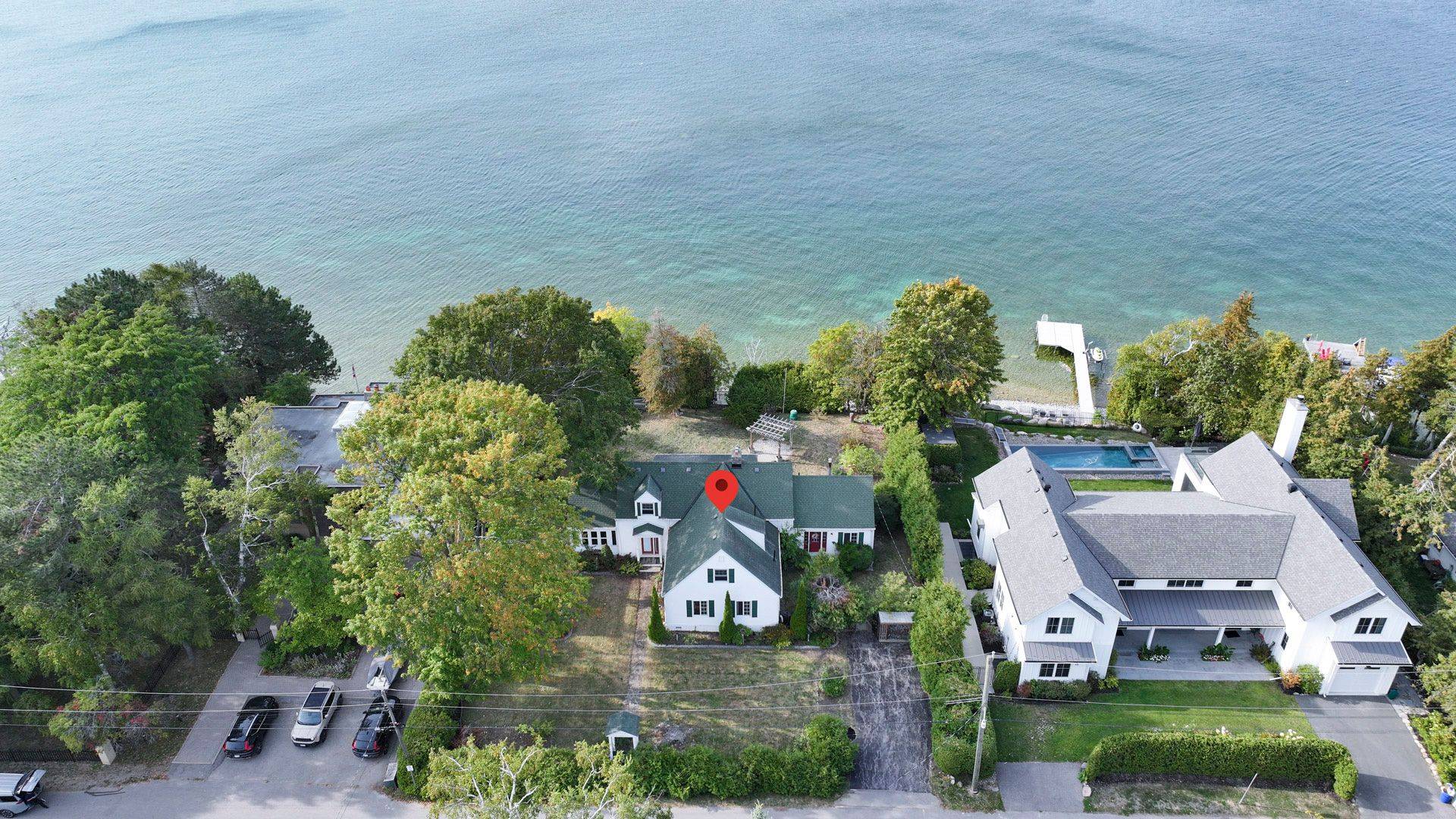 Georgina, ON L0E 1L0,44 Malone RD