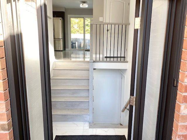 Barrie, ON L4N 0C8,169 Cumming DR