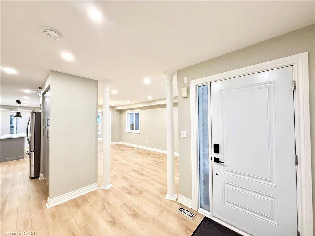 Mississauga, ON L5B 3R6,243 Riel DR