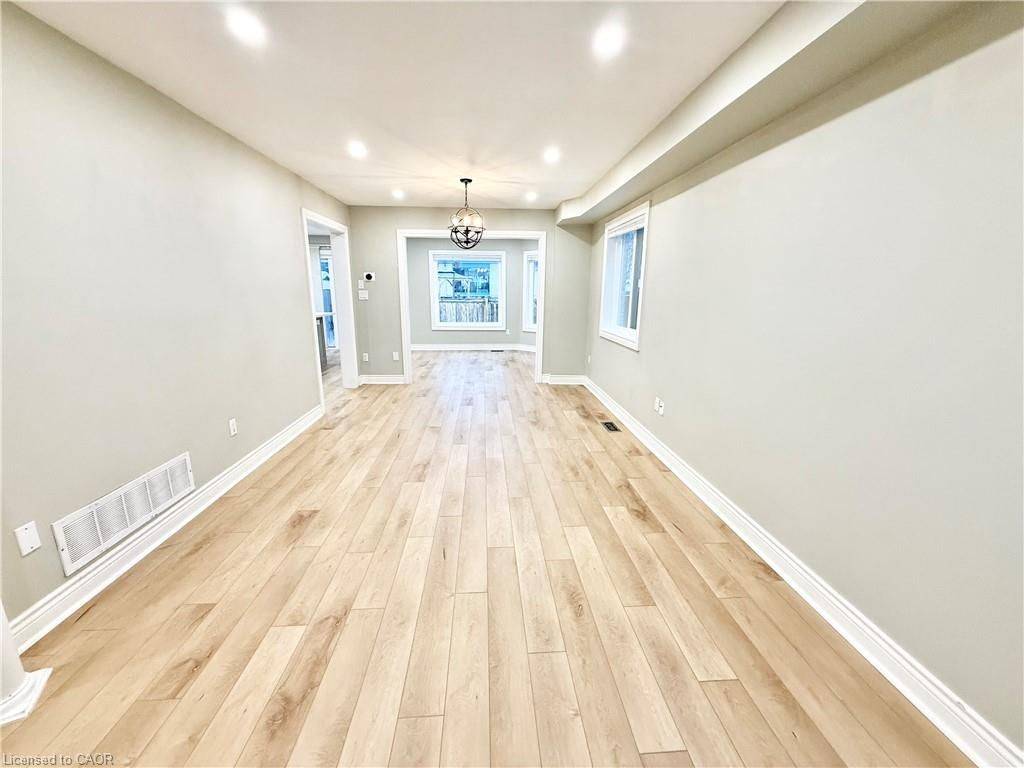 Mississauga, ON L5B 3R6,243 Riel DR