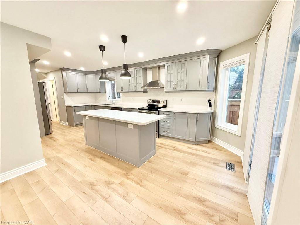 Mississauga, ON L5B 3R6,243 Riel DR